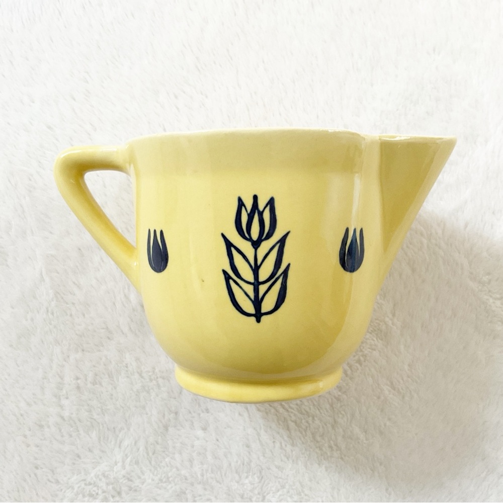 Vintage Cronin Pottery Yellow Tulip Creamer Blue Dutch Floral MCM USA - Picture 9 of 16